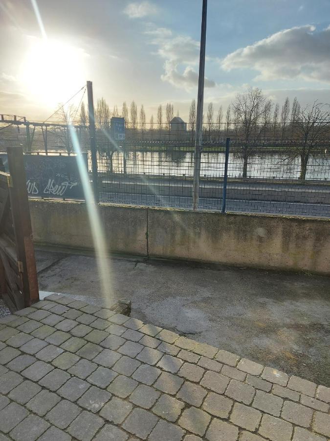 Appartement Rdc Plein Centre Avec Terrasse Visé Exteriör bild